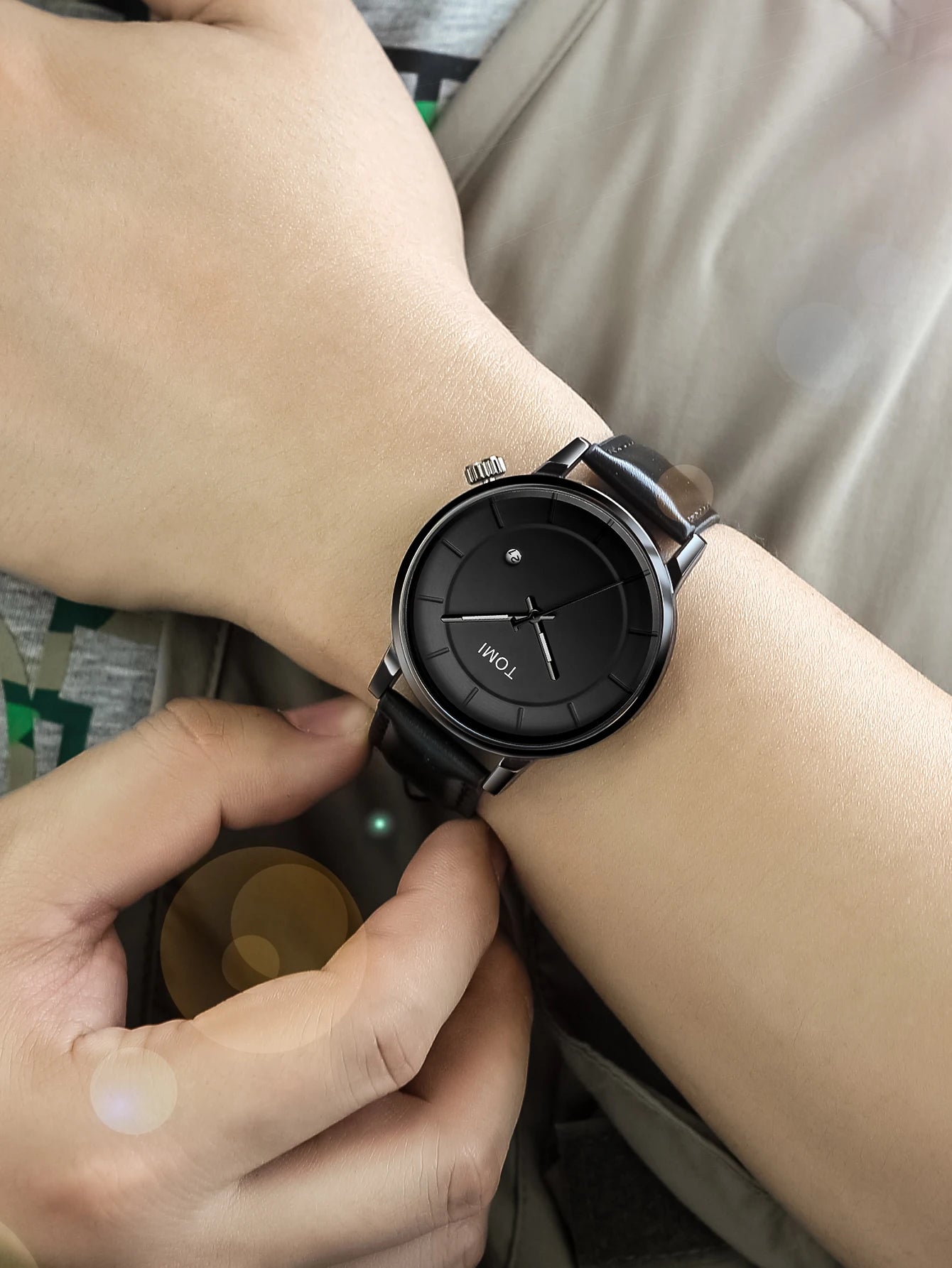 TOMI Luxury Minimal — Leather Edition