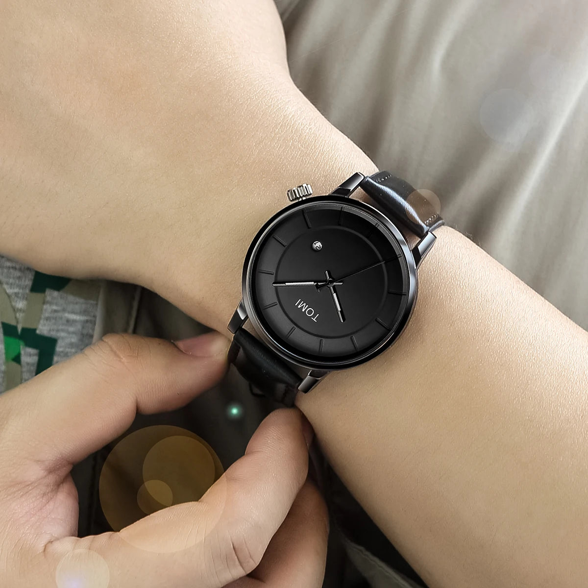 TOMI Luxury Minimal — Leather Edition