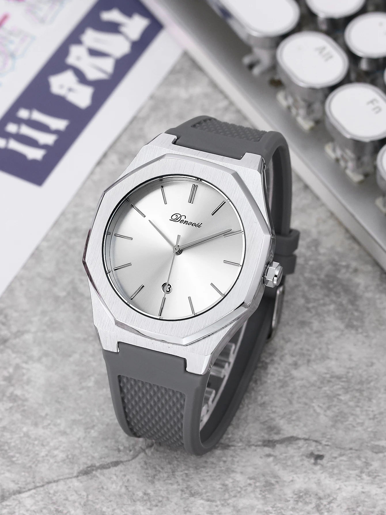 Simple leisure sports men's quartz watch  Waterproof casual wristwatch for men